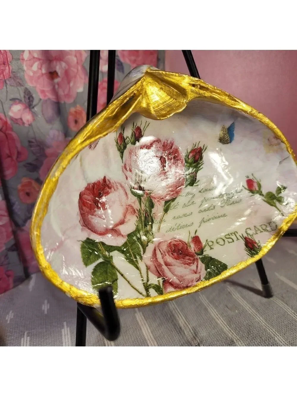 DECOUPAGE CLAM SHELL DECOUPAGE ROSES 🌹 ON A CLAM SHELL TRINKET DISH